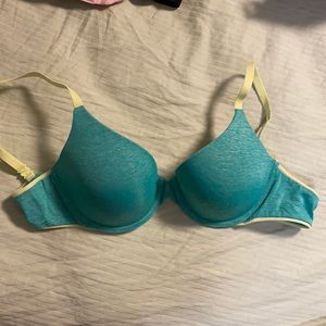 Victoria’s Secret t-shirt bra